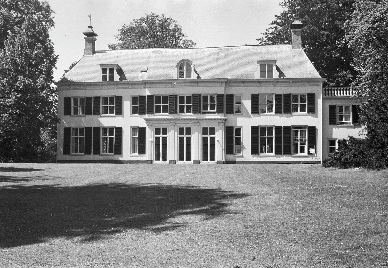 Voorgevel van buitenplaats Huis Randenbroek in Amersfoort, waar naamgever Jacob van Campen vanaf de jaren 1630 tot zijn dood in 1657 woonde (1962)