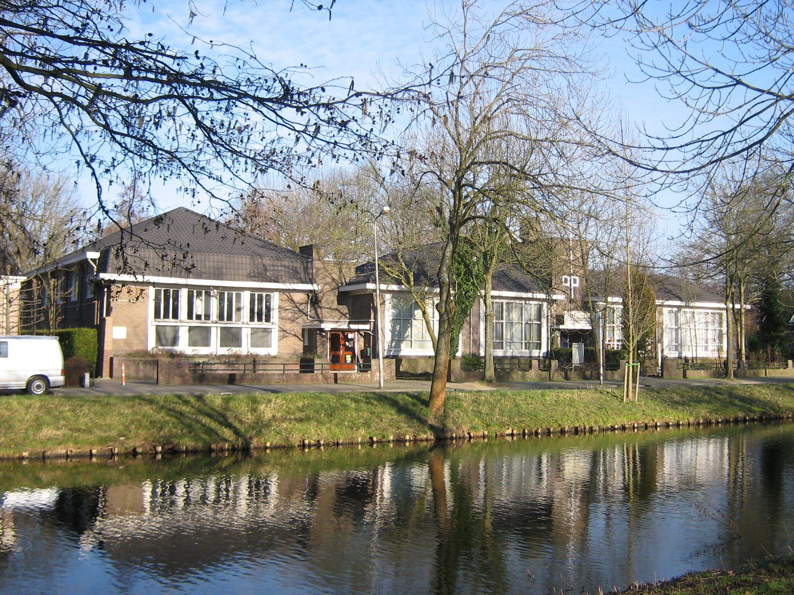 De voormalige Christelijke ULO (Keulemans-MULO) uit 1925-1926 op Ouderkerkerlaan 14-15 in Amstelveen (januari 2013)