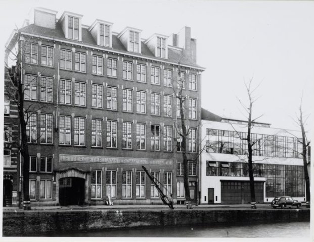 Da Costakade 152 tot en met 164, bij het complex van lettergieterij Tetterode, 5 februari 1948.