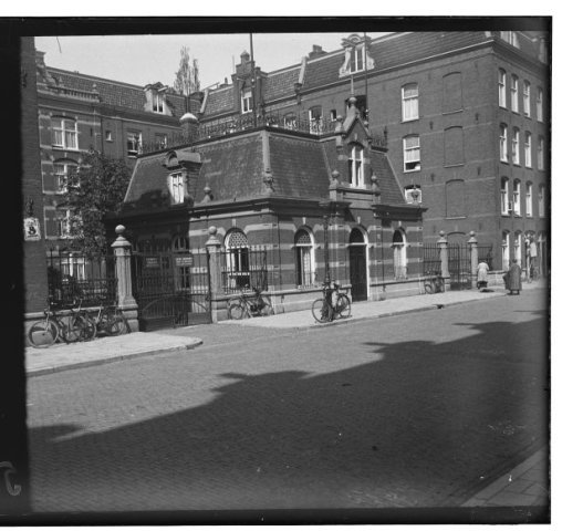 Het hofje aan de Da Costastraat 44-58, juli 1931.