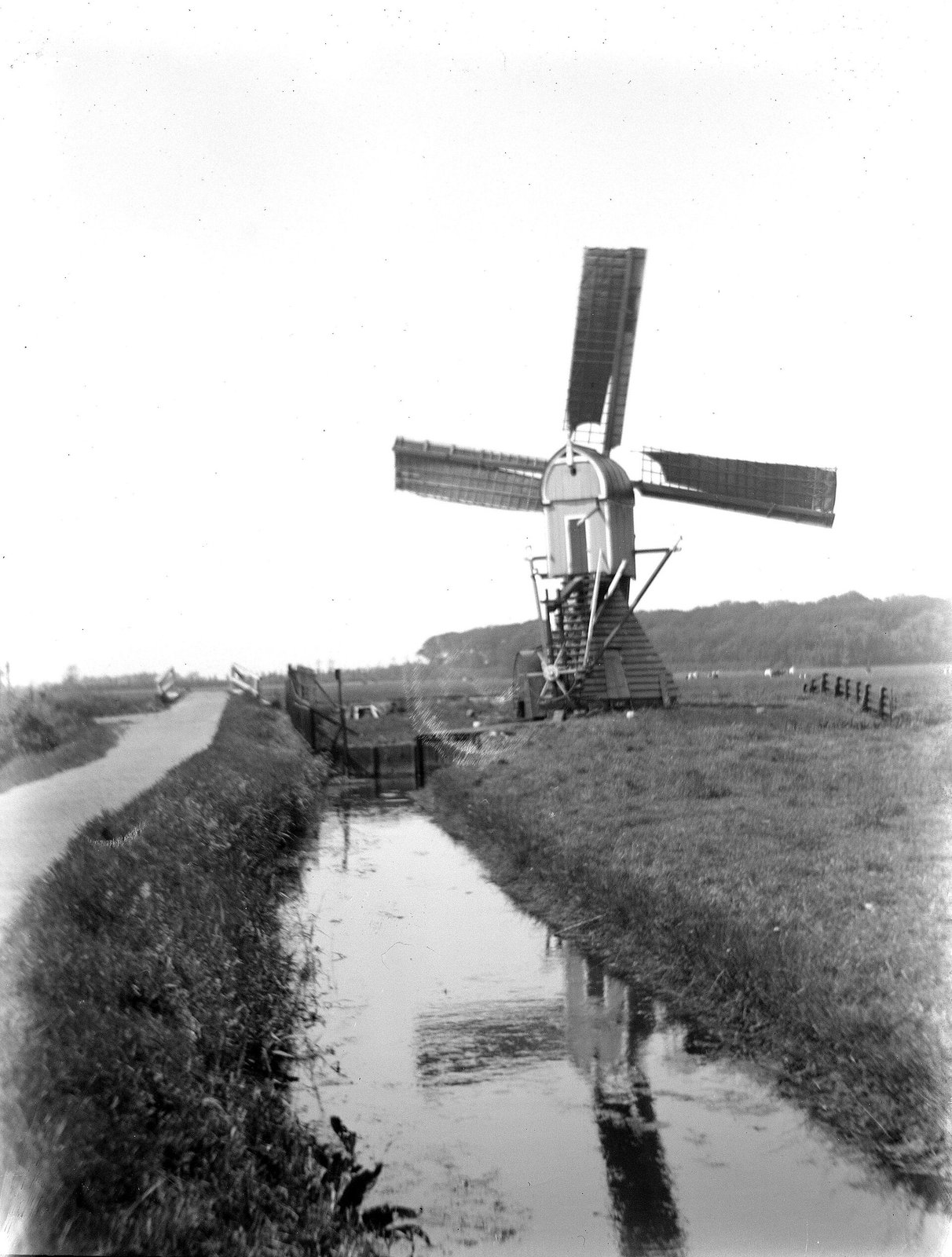 Malende watermolen aan de Maredijk, 1927.