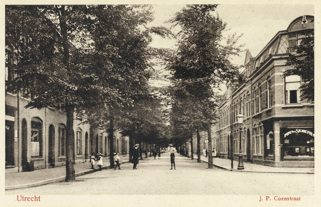 Gezicht in de Jan Pieterszoon Coenstraat, tussen 1905 en 1920.